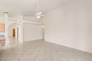 10578 N Camino Rosas Nuevas, Oro Valley, AZ 85737 - Photo 14