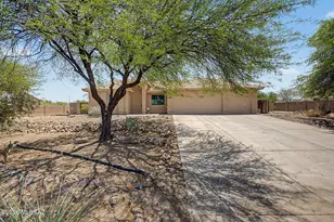 6549 S Star Diamond Pl, Tucson, AZ 85757 - Photo 2