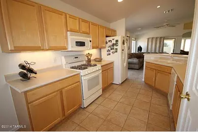 8851 N Palo Verde Bluffs Place, Tucson, AZ 85742 - Photo 2