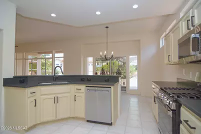 14035 N Biltmore Drive, Oro Valley, AZ 85755 - Photo 12