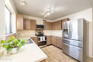 3485 W Horizon Hills Dr, Tucson, AZ 85741 - Photo 2