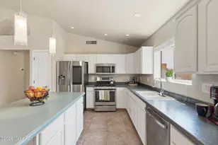 8967 E Marci Lynne Way, Tucson, AZ 85747 - Photo 8