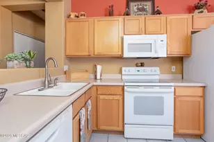 8078 W Morning Light Way, Tucson, AZ 85743 - Photo 12