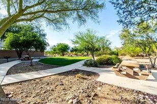 10880 E White Sage Dr, Tucson, AZ 85747 - Photo 36