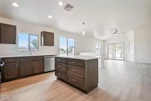 3705 W Tetakusim Rd, Tucson, AZ 85746 - Photo 10