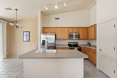 13853 N Bushwacker Place, Oro Valley, AZ 85755 - Photo 4