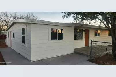 118 E Pinal Street, Huachuca City, AZ 85616 - Photo 2