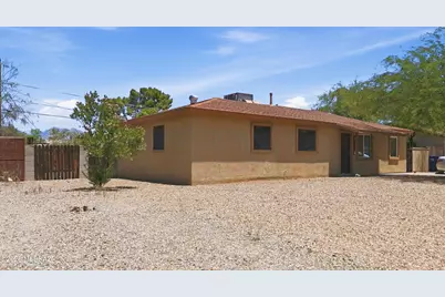 4873 E 17th Street, Tucson, AZ 85711 - Photo 2