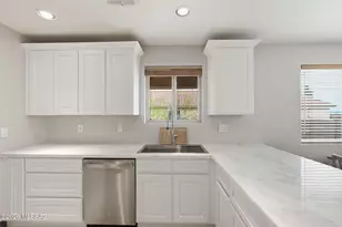 8350 N Austin Nikolas Ct, Tucson, AZ 85704 - Photo 10