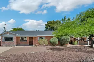 4719 E Scarlett St, Tucson, AZ 85711 - Photo 2