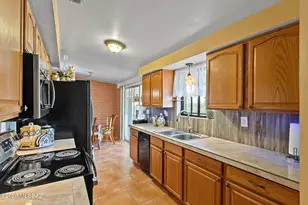 208 W George Truit St, Corona de Tucson, AZ 85641 - Photo 12