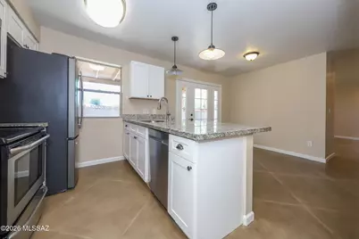 2061 S Sunburst Drive, Tucson, AZ 85748 - Photo 8