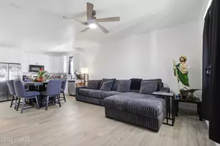 14055 S Berwick Rd, Arizona City, AZ 85123 - Photo 8