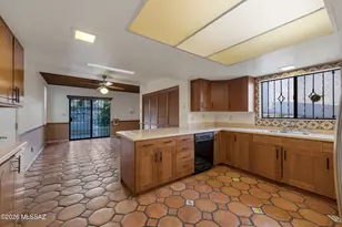 7526 N Desert Tree Dr, Tucson, AZ 85704 - Photo 18