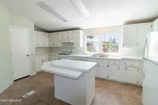 1040 W Barbara Pl, Oracle, AZ 85623 - Photo 6