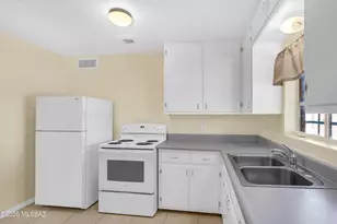 945 E Prince Rd, Tucson, AZ 85719 - Photo 8