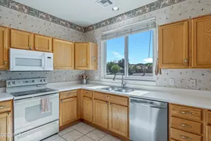 7676 W Copper Crest Pl, Tucson, AZ 85743 - Photo 4