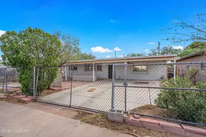 2010 S Amalia Avenue, Tucson, AZ 85713 - Photo 2