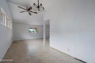 2010 S Amalia Ave, Tucson, AZ 85713 - Photo 10