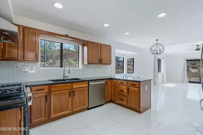 6902 N Camino De Las Candelas, Tucson, AZ 85718 - Photo 12