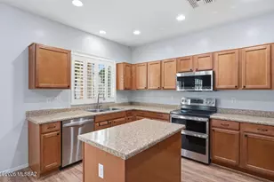 21126 E Legend Dr, Red Rock, AZ 85145 - Photo 8