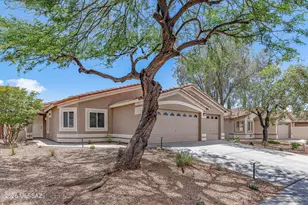 2534 E Chipped Stone Ln, Oro Valley, AZ 85755 - Photo 2