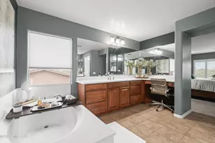 11906 N Mesquite Hollow Dr, Oro Valley, AZ 85737 - Photo 38