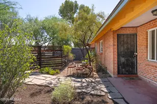 2002 E Monte Vista Dr, Tucson, AZ 85719 - Photo 2