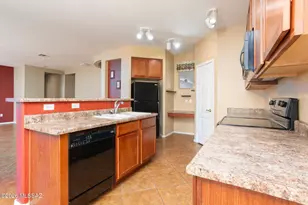 12694 N Maize Dr, Marana, AZ 85653 - Photo 8
