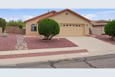 2465 N Camino Reloj, Green Valley, AZ 85614 - Photo 2
