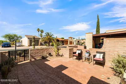 1366 W Calle Mendoza, Green Valley, AZ 85622 - Photo 6
