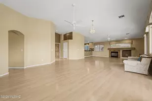 573 W Silvertip Rd, Oro Valley, AZ 85737 - Photo 6