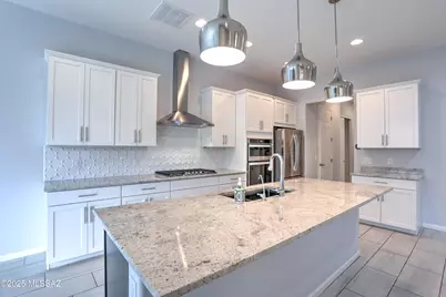 13213 Chiracahua Peak Drive, Oro Valley, AZ 85755 - Photo 6