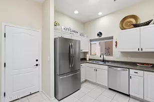 592 W Crenshaw Ln, Green Valley, AZ 85614 - Photo 16