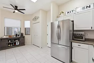 592 W Crenshaw Ln, Green Valley, AZ 85614 - Photo 18