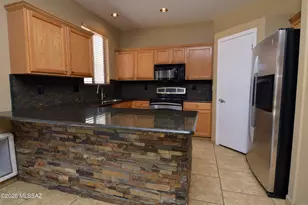 10226 E Desert Eden Pl, Tucson, AZ 85747 - Photo 14