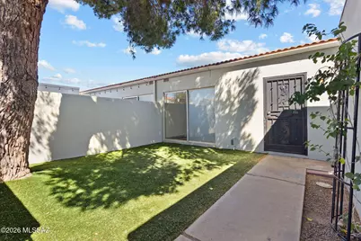 2747 W Anklam Road #E, Tucson, AZ 85745 - Photo 2
