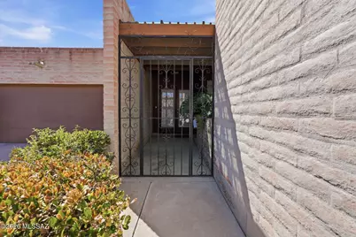 1979 E Campbell Terrace, Tucson, AZ 85718 - Photo 6