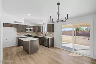 7921 N Paul Revere Pl, Tucson, AZ 85741 - Photo 2