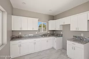 378 E Corona Rd, Tucson, AZ 85756 - Photo 6