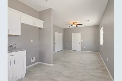 380 E Corona Road, Tucson, AZ 85756 - Photo 8