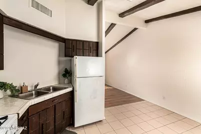 321 E Blacklidge Drive, Tucson, AZ 85705 - Photo 12