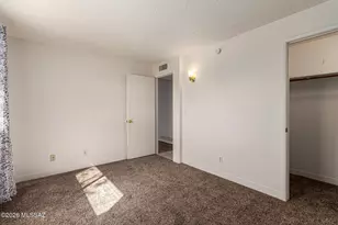 321 E Blacklidge Dr, Tucson, AZ 85705 - Photo 18