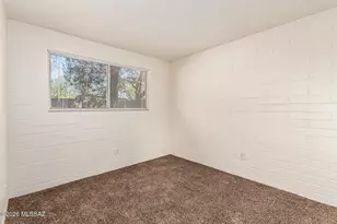 321 E Blacklidge Dr, Tucson, AZ 85705 - Photo 14