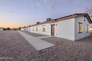 370 E Corona Rd, Tucson, AZ 85756 - Photo 8