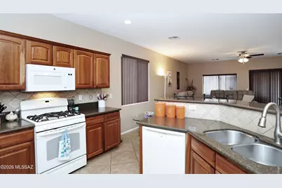 12648 N Golden Jubilee Drive, Marana, AZ 85653 - Photo 18