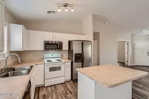 13194 E Mineta Ridge Dr, Vail, AZ 85641 - Photo 6