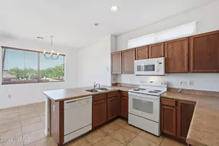 2001 W Amblemorn Dr, Green Valley, AZ 85622 - Photo 2