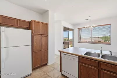 2001 W Amblemorn Drive, Green Valley, AZ 85622 - Photo 8