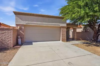 2001 W Amblemorn Drive, Green Valley, AZ 85622 - Photo 2